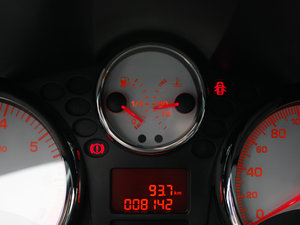 2011款1.6L 手动驭乐版 中控区