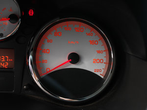 2011款1.6L 手动驭乐版 中控区