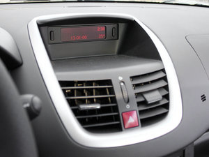 2011款1.6L 自动驭乐版 中控区