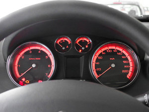 2011款1.6L 自动舒适版 仪表