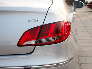 2011款2.0L 手动豪华版 尾灯