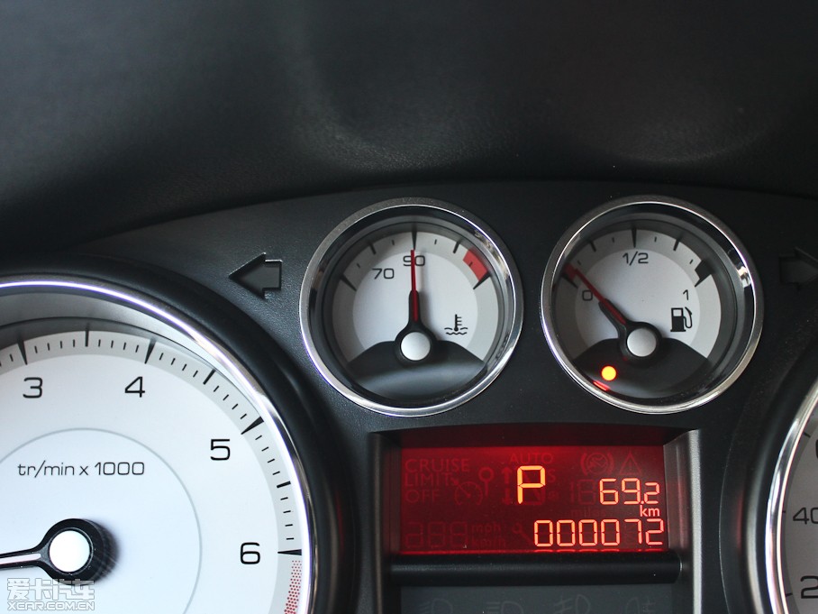 2012���(bi��o)��308 1.6L �Ԅ�(d��ng)�L(f��ng)�а�