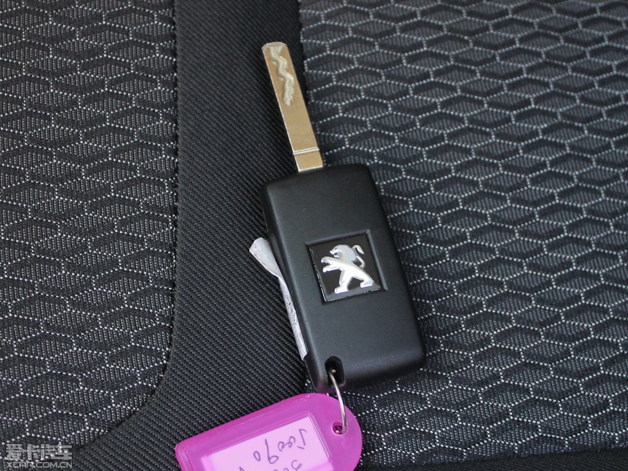 2012���(bi��o)��308 1.6L �Ԅ��L(f��ng)�а�