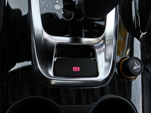 2013款2.0L 自动潮流版 驻车制动器