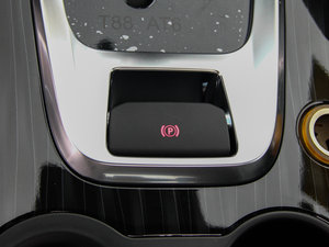 2013款1.6T 自动潮流版 驻车制动器