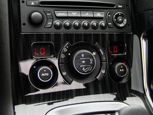 2013款1.6T 自动潮流版 中控区
