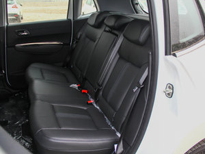 2013款1.6T 自动潮流版 后排座椅