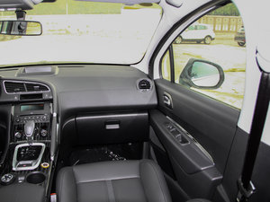2013款1.6T 自动潮流版 空间座椅