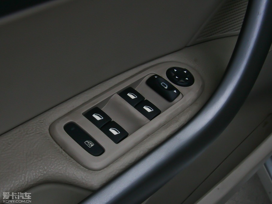 2012408 2.0L ԶӰ