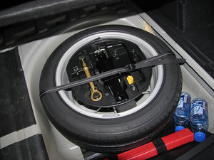 2013款2.0L 自动豪华版 备胎