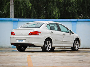 2013款2.0L 自动舒适版 整体外观