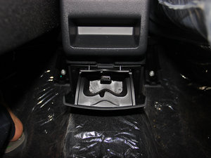 2013款2.0L 自动舒适版 空间座椅
