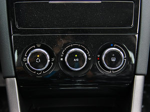 2013款2.0L 自动舒适版 空调调节