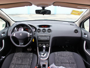 2013款2.0L 自动舒适版 内饰全景