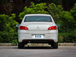 2013款2.0L 手动豪华版 正后	