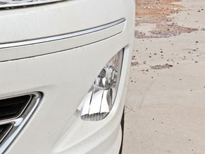 2013款1.6L 自动舒适版 前雾灯