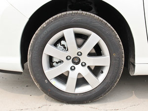 2013款1.6L 自动舒适版 轮圈