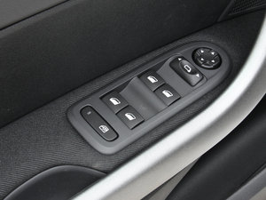 2013款1.6L 自动舒适版 主驾车窗控制区	
