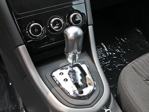 2013款1.6L 自动舒适版 换挡杆