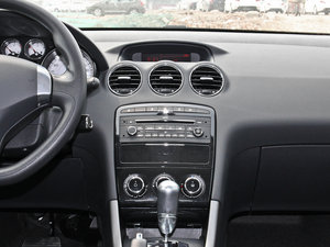 2013款1.6L 自动舒适版 中控台