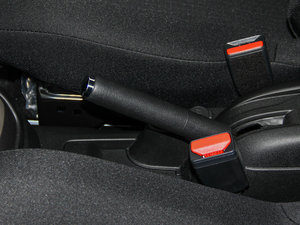 2014款1.6L 自动舒适版 驻车制动器