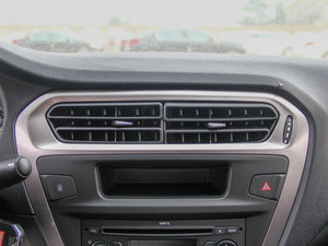 2014款1.6L 自动舒适版 空调出风口