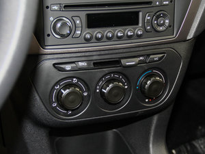 2014款1.6L 自动舒适版 中控区