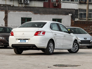 2014款1.6L 手动豪华版 整体外观