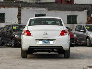 2014款1.6L 手动豪华版 正后	