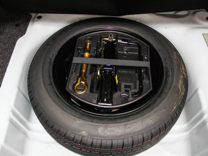 2014款1.6L 手动豪华版 备胎