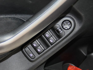 2014款1.6L 手动豪华版 主驾车窗控制区	