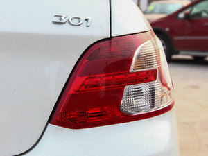 2014款1.6L 手动豪华版 尾灯
