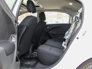 2014款1.6L 手动豪华版 后排空间