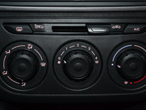 2014款1.6L 手动舒适版CNG 中控区