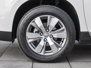 2014款1.6L 自动领航版 轮圈