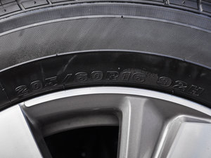 2014款1.6L 自动领航版 轮胎尺寸