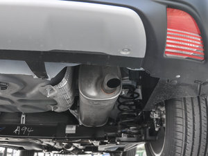 2014款1.6L 自动领航版 排气管