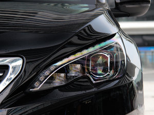 2014款1.6T 自动至尊版 大灯