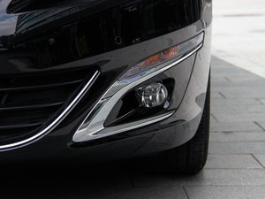 2014款1.6T 自动至尊版 前雾灯