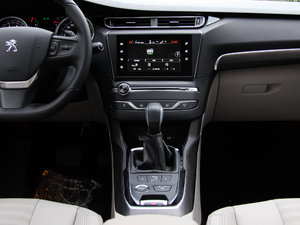 2014款1.6T 自动至尊版 中控台