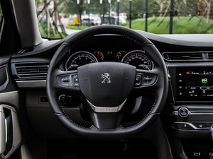 2014款1.6T 自动至尊版 方向盘