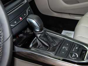 2014款1.6T 自动至尊版 换挡杆