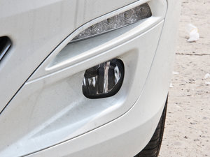 2014款1.8L 自动领先版 前雾灯
