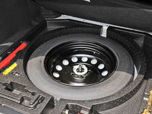 2014款1.8L 自动领先版 备胎