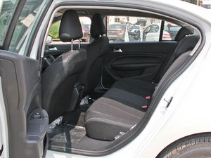 2014款1.8L 自动领先版 后排空间
