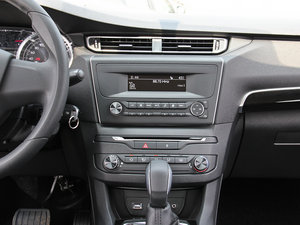 2014款1.8L 自动领先版 中控台
