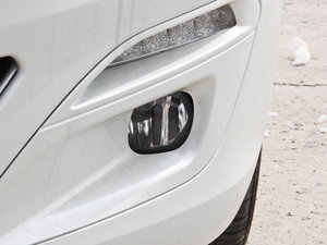 2014款1.8L 手动领先版 前雾灯