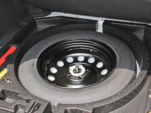 2014款1.8L 手动领先版 备胎
