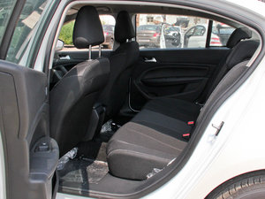 2014款1.8L 手动领先版 后排空间
