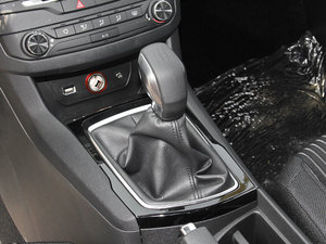 2014款1.8L 手动领先版 换挡杆